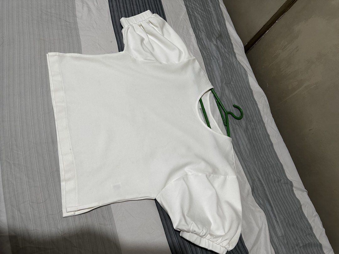 Mosaic White Puff Sleeve Top (Category: Blouses) located in Balanga. Submitted by jamilbeauty5 (Listing ID 1470737699, Image 2). Description: - Brand: Mosaic - Color: White - Style: Short sleeve top with cute puff sleeves and rounded neckline - Condition: Clean overall - Care: Hand wash cold recommended - Versatile piece, easy to match with jeans or skirts - guaranteed authentic, bought from store. - brand new, washed but NOT worn.