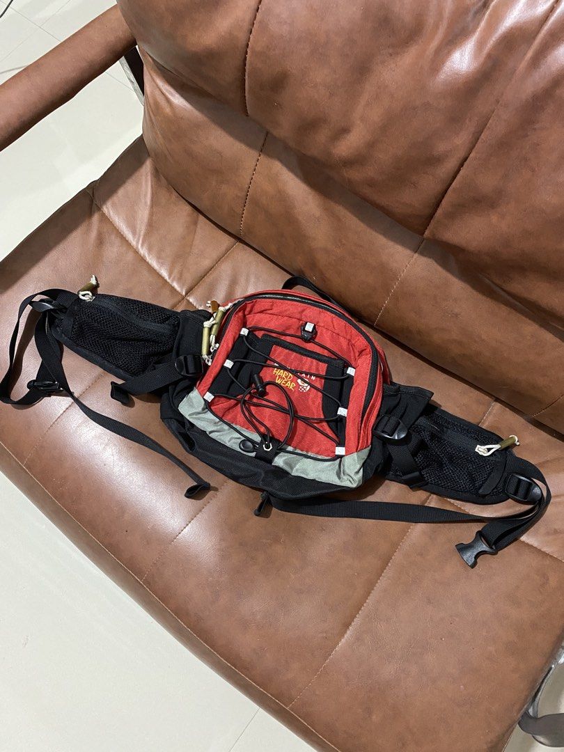 Mountain Hardwear (Category: Belt bags, Clutches and Pouches) located in Calamba. Submitted by willpay.asap (Listing ID 1470669738, Image 1). Description: Mountain Hard Wear beltbag Excellent condition lot of compartments | heavy duty convenient for outdoor errands 🏷️1,150.