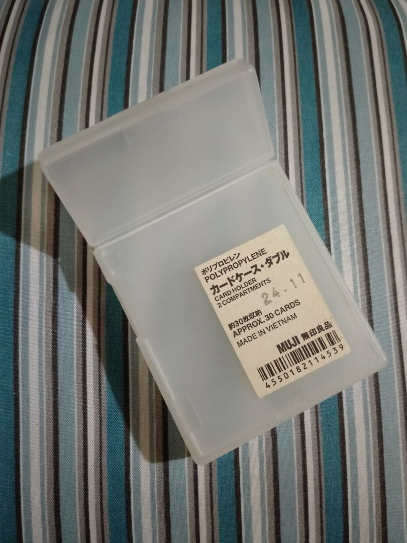 MUJI POLYPROPLENE CARD HOLDER (Category: Everything Else Others) located in Manila. Submitted by ririmart (Listing ID 1470596709, Image 2). Description: used but not abused, still good as new.