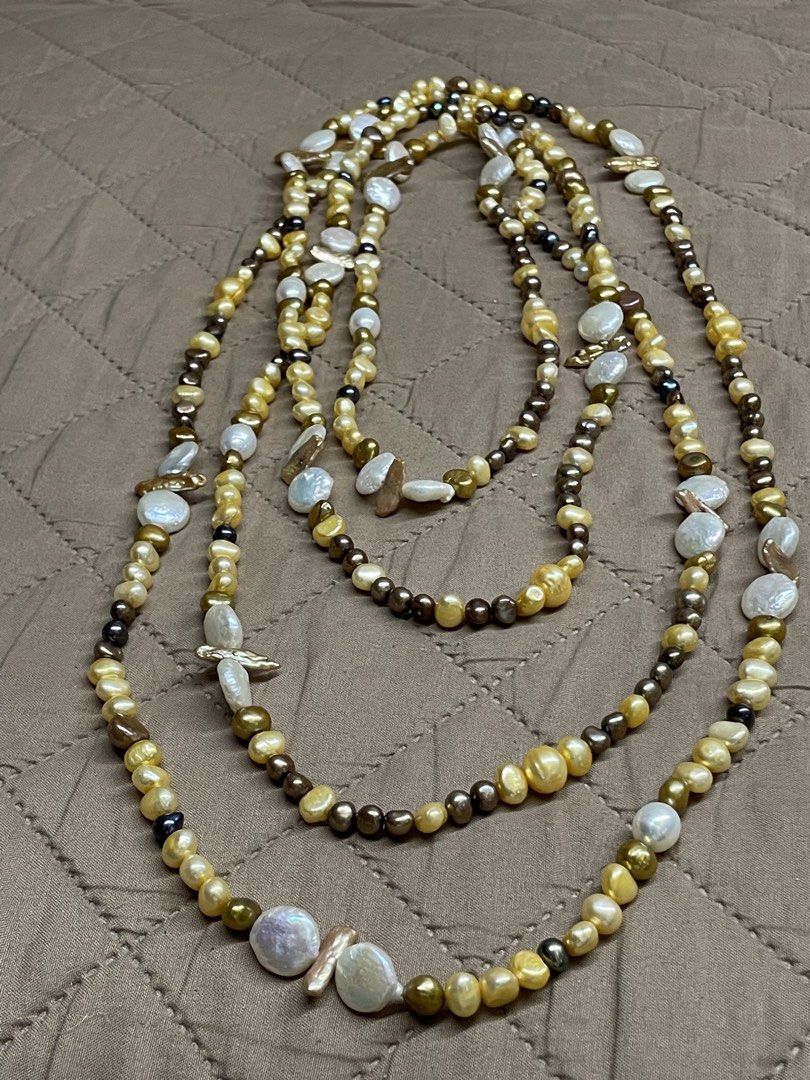 Multi color pearl necklace (Category: Luxury Accessories) located in Baguio. Submitted by nalyns_unique_finds (Listing ID 1470685279, Image 1). Description: For sale Multi-color pearl necklace 6000 Shipping nationwide Courier:jnt No COD Payment 1st policy po tayo mga madam ko😘.