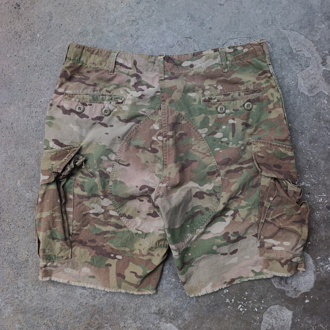 Multicam Camouflage Military Cargo Shorts (Category: Shorts) located in Aritao. Submitted by kami.seta (Listing ID 1470585585, Image 2). Description: WAIST-37-38 LENGTH-22½ LEG OPENING-12½ COLOR & CONDITION-9/10 ISSUE-missing 2 buttons,hole pero hindi tagos.