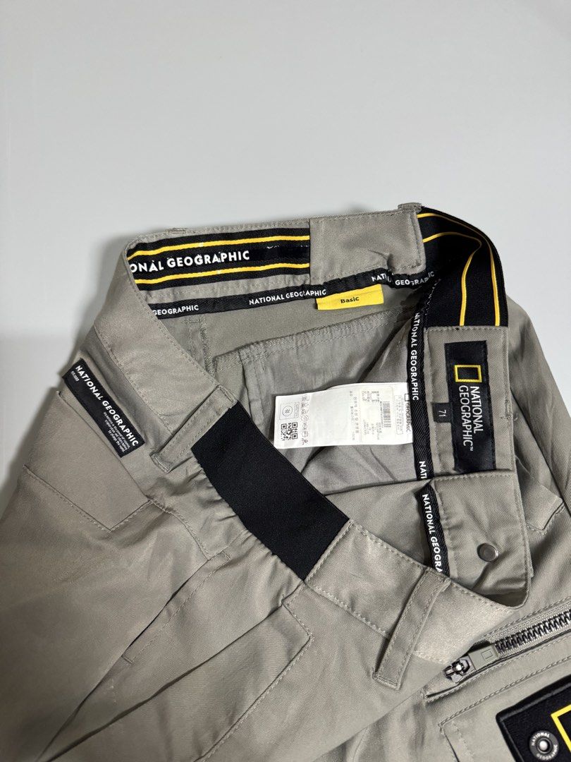 NatGeo (Category: Coats, Jackets and Outerwear) located in Sipalay. Submitted by collidethrift (Listing ID 1470559173, Image 3). Description: NatGeo Cargo Pants Size 28-30 Length 37 Leg opening 6 Good as new condition No issue Needwash only 🏷️1250 freeship 📍Location Neg Occ 📦Ship via JNT EXPRESS 📩📩📩.