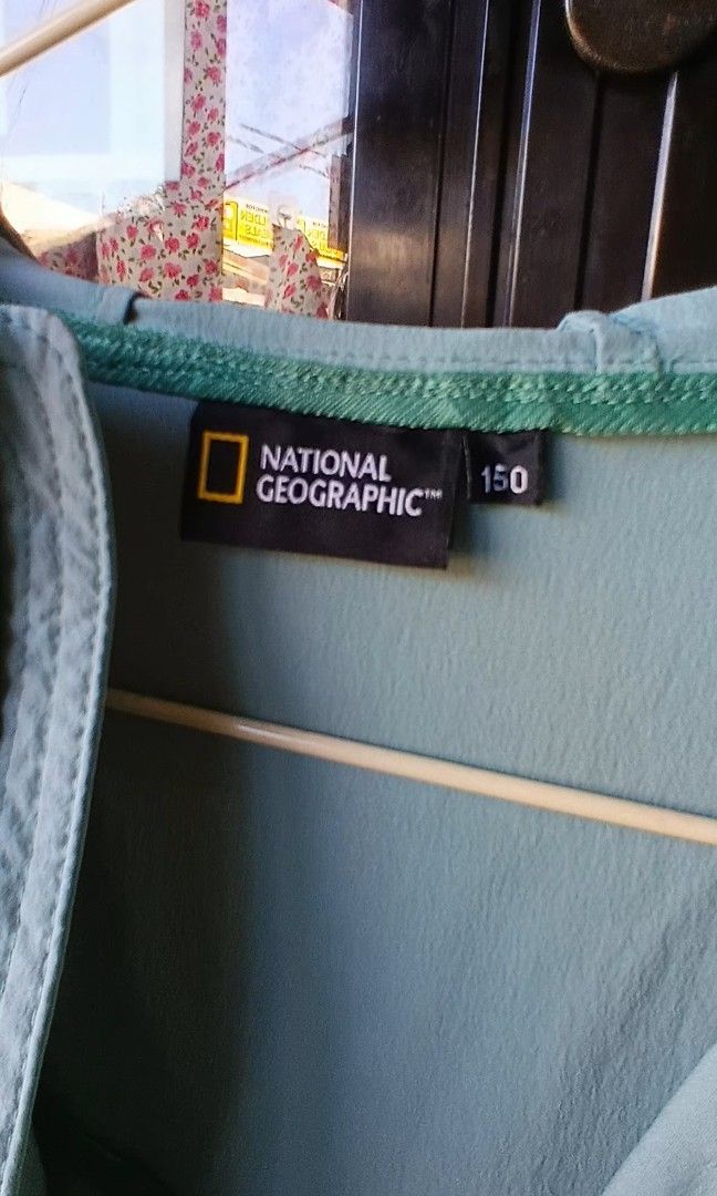 National Geographic s-m (Category: Activewear) located in Davao. Submitted by louellab.2.0 (Listing ID 1470559829, Image 2). Description: used good meron cute pink stain not noticeable small to medium.
