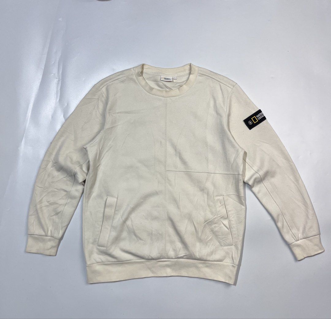 ♻️NATIONAL GEOGRAPHIC SWEATER SIDE PATCH ♻️ (Category: Coats, Jackets and Outerwear) located in Manila. Submitted by cjsthrift (Listing ID 1470714123, Image 3). Description: ‼️Want to sell‼️ ♻️NATIONAL GEOGRAPHIC SWEATER SIDE PATCH ♻️ ▫️Exellent Condition ▪️Minimal Flaws ▫️Color rate 9/10 ▪️Width: 22 ▫️Lenght: 28 ▪️Fit Meduim to Large 🏷️ 680 + shipping fee 📩 📍 Pagadian City Zamboanga Del sur ✅Unli Vc For Checking items ✅Unli Vouch ✅Legit Selle