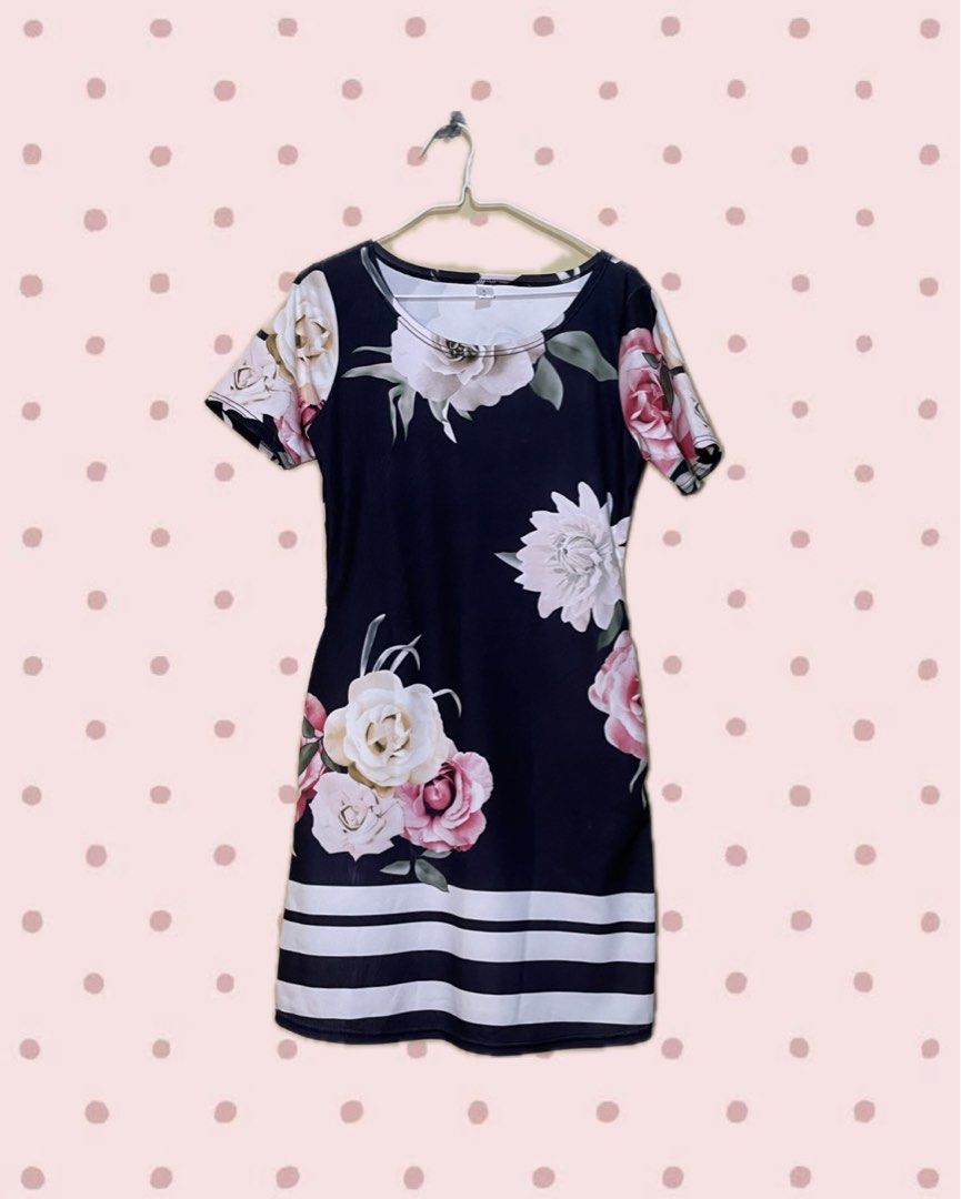 Navy Blue Floral Dress (Category: Dresses) located in Bacoor. Submitted by s4dee (Listing ID 1470621812, Image 1). Description: size: medium .