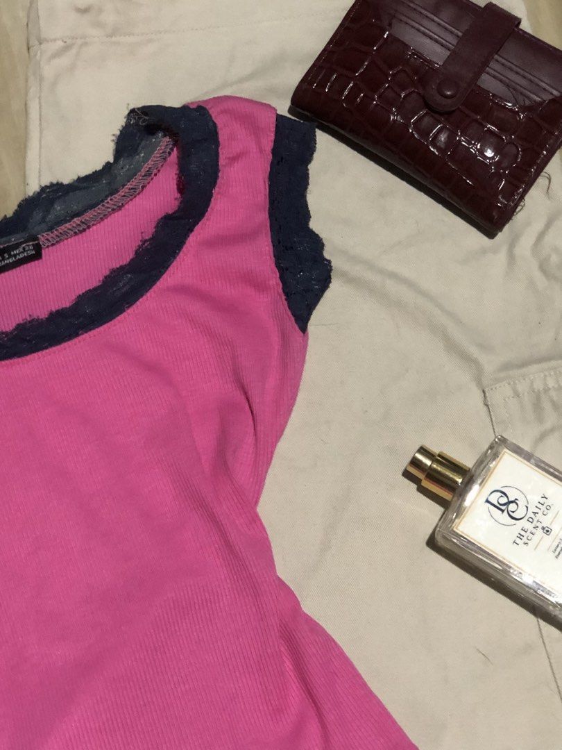 Navy Laced Top (Category: Sleeveless) located in Manila. Submitted by sol.thrift (Listing ID 1470613891, Image 3). Description: navy laced top ( premium ) ❗️details - size : small - code : 02 - color : pink / navy - fabric : knitted - condition : 10/10 📌 note - first grab first serve - code is a must! - read rules before you mine .