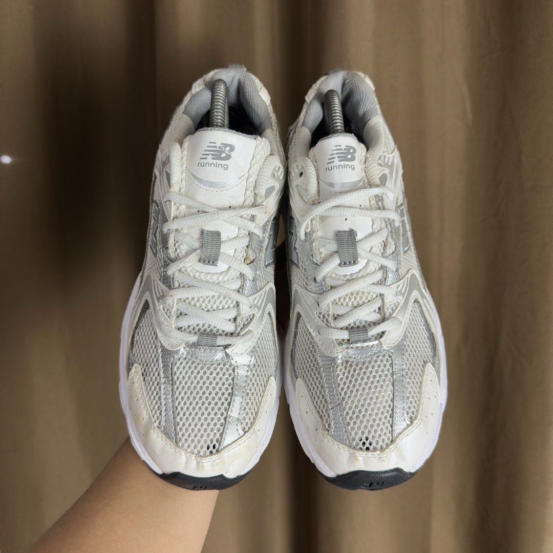 NB 530 (Category: Sneakers) located in Don Carlos. Submitted by rabearcelj59593 (Listing ID 1470686719, Image 3). Description: .