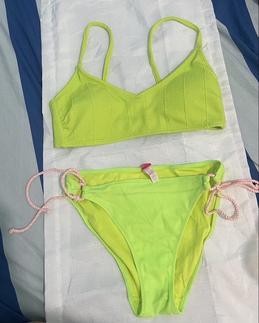 NEON GREEN BIKINI SUMMER BEACH (Category: Bikinis & Swimsuits) located in Paranaque City. Submitted by 8thvesture (Listing ID 1470564028, Image 1). Description: Fit to Small - Medium.