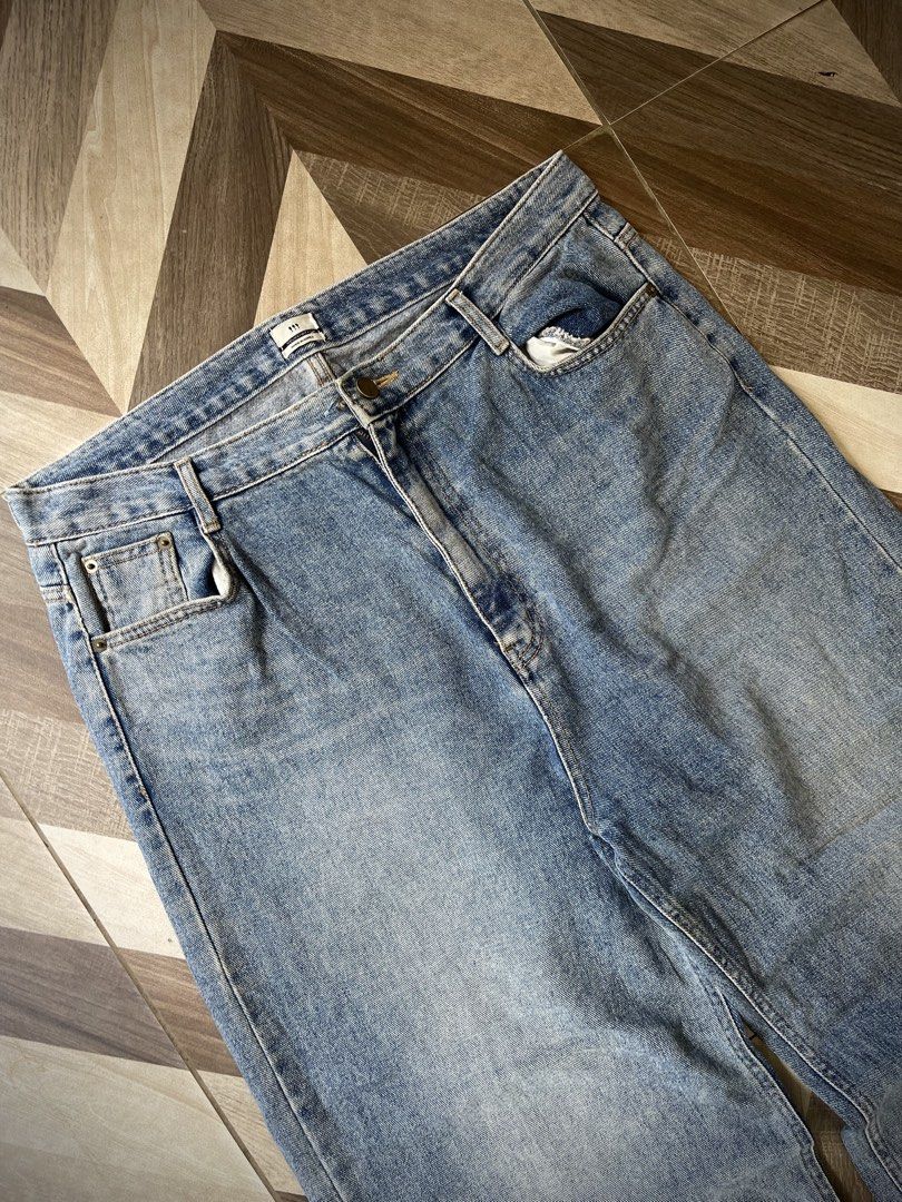 NEUKKIMPYU Blue Washed Baggy Jeans (Category: Jeans) located in Pagadian. Submitted by thrift.wrld (Listing ID 1470650070, Image 2). Description: ( NEUKKIMPYU Blue Washed Baggy Jeans ) Dimensions: • Waist: 36 • Length: 40.5 • Thigh: 14.5 • Hem: 12 Drop Prices: • Mine: 300 + ₱9O shipping fee (sf) Details: • 1O/1O Color rate • Cut Hem, Good Condition • Need wash • Hard Denim.