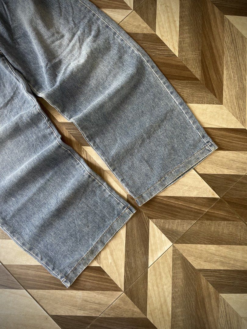 NEUKKIMPYU Light Washed Baggy Jeans (Category: Jeans) located in Pagadian. Submitted by thrift.wrld (Listing ID 1470650799, Image 3). Description: ( NEUKKIMPYU Light Washed Baggy Jeans ) Dimensions: • Waist: 32 - 35 • Length: 42 • Thigh: 15 • Hem: 11.5 Drop Prices: • Mine: 400 + ₱9O shipping fee (sf) Details: • 1O/1O Color rate • Flawless, Good condition with zero flaws • Need wash • Hard Denim.