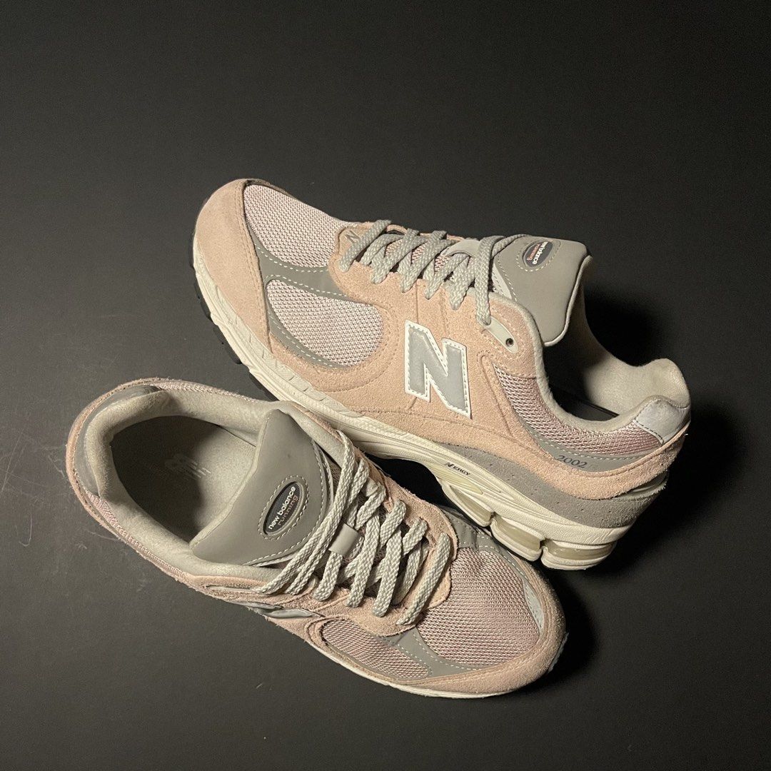 New Balance 2002R Pink Orb (Category: Sneakers) located in Manila. Submitted by sole_origin (Listing ID 1470700447, Image 3). Description: FOR SALE New Balance 2002R Pink Orb Size: 9mens / 27cm Good as new, pair only With certificate of authenticity -₱2,450 only Shipping via LBC / J&T / Lalamove 📍BGC, Taguig.