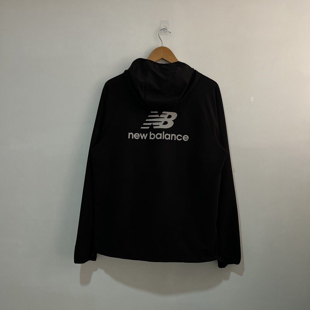 NEW BALANCE WINDBREAKER JACKET‼️ (Category: Coats, Jackets and Outerwear) located in Cebu City. Submitted by clarkcamu68040 (Listing ID 1470563199, Image 2). Description: NEW BALANCE WINDBREAKER‼️ AS NEW SIZE MEDIUM W 22 / L 28 COLORATE 10 / 10 ISSUE : ❌❌❌ PHP 1,250 + SF 🛒🛒 📍CEBU ,CITY OF NAGA 🚚 J&T EXPRESS.