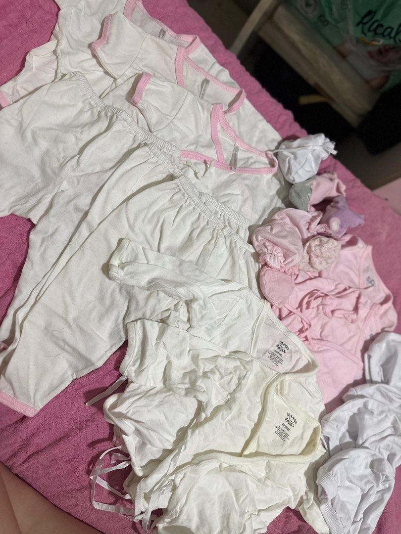 NEWBORN CLOTHES BUNDLE (BABY GIRL) (Category: Babies & Kids Fashion) located in General Trias. Submitted by aaalexandra.marie (Listing ID 1470717384, Image 1). Description: Pinaglakihan na ni baby ko hehe, 9 months na kasi siya kaya hindi na kasya sa kanya :) INCLUSIONS: - 3 sets Minnies & Mimi baru-baruan (short sleeves with pajama bottoms) - 6 pcs - 2 pcs Minnies & Mimi baru-baruan sleeveless tops - 2 pcs Cotton Stuff long-sleeve tie-side shirt