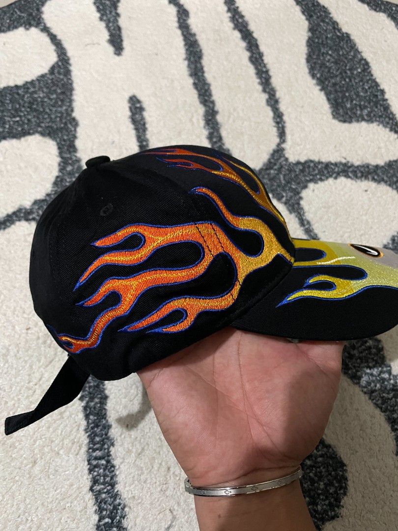 NIKË FLAME OG (Category: Caps & Hats) located in Davao. Submitted by ai_stuffs (Listing ID 1470728844, Image 3). Description: BNEW NO ISSUE COMPLETE TAGS.