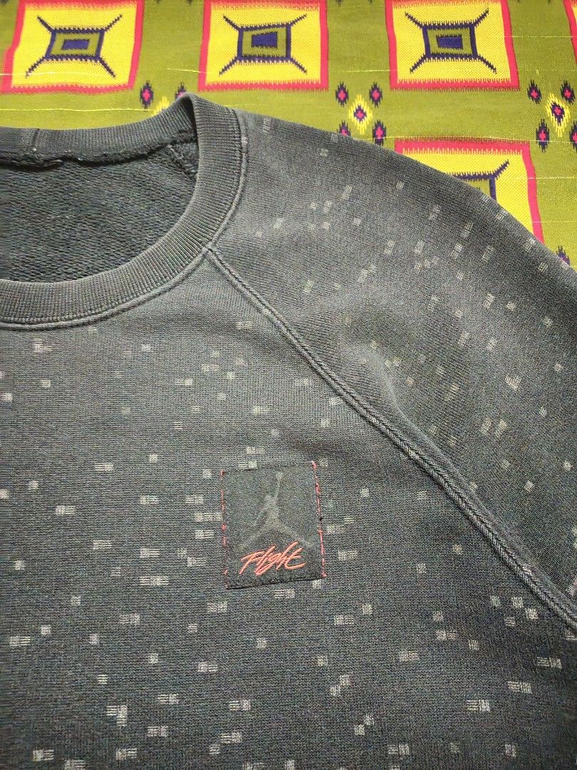 Nike Air Jordan Flight Black Sweatshirt (Category: Coats, Jackets and Outerwear) located in Lapu Lapu. Submitted by rebuild.arkives (Listing ID 1470624982, Image 3). Description: Nike Air Jordan Flight Black Sweatshirt ‎ ‎📏 Size Guide (Inches): ‎Length: 27 ‎Width: 20 ‎ ‎Color: 10/10 ‎Condition: 10/10 ‎Issue: None ‎ ‎📝 Heads up: ‎• This is a thrift item so please manage your expectations. ‎• Color may slightly differ due to lighting. ‎• Washed a