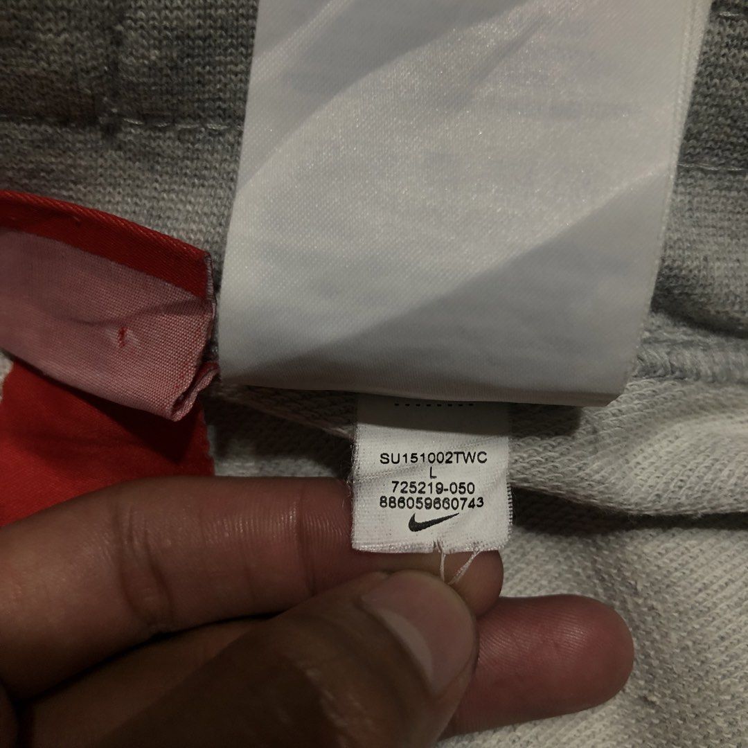 Nike AW77 Alumni Short Fade (Category: Shorts) located in Dasmarinas. Submitted by cornyxmessy (Listing ID 1470724955, Image 3). Description: waist - 30 to 36 length - 22.