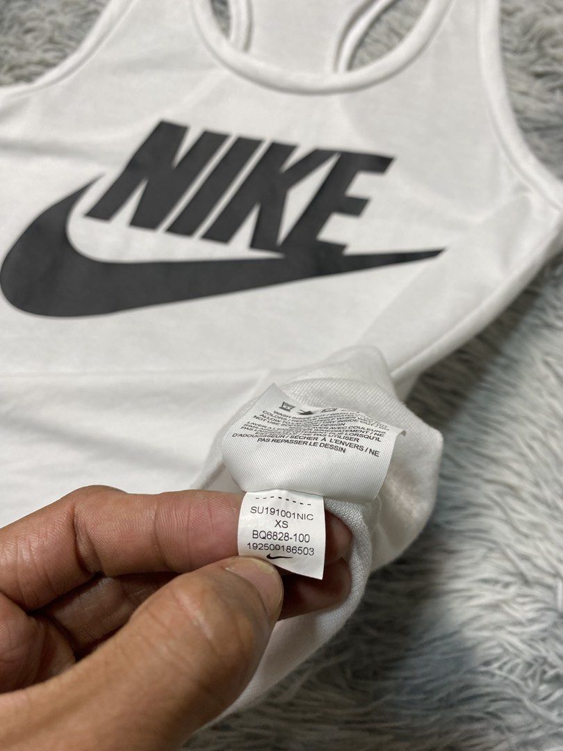 Nike Big Logo Tank Top (Category: Sleeveless) located in Solano. Submitted by solothrifting (Listing ID 1470577339, Image 3). Description: Nike Big Logo Tank Top Condition: 9/10 cut tag Size on tag: XS Womens Measurements in photos.