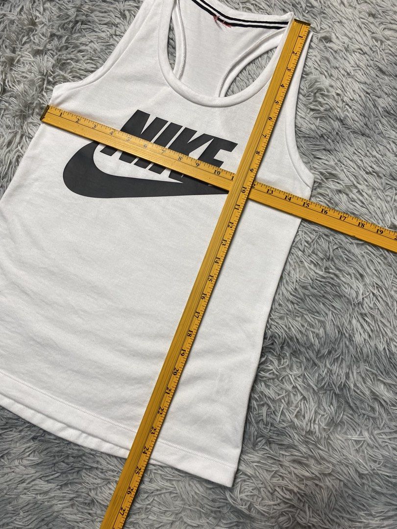 Nike Big Logo Tank Top (Category: Sleeveless) located in Solano. Submitted by solothrifting (Listing ID 1470577339, Image 2). Description: Nike Big Logo Tank Top Condition: 9/10 cut tag Size on tag: XS Womens Measurements in photos.