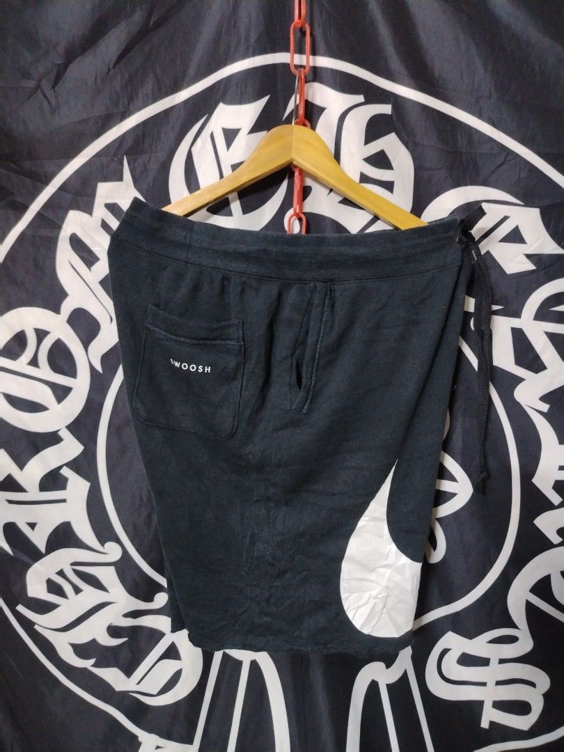 Nike big swoosh (Category: Shorts) located in Roxas City. Submitted by hd_thriftshop (Listing ID 1470682571, Image 2). Description: Width : 34-38 Length : 22 Excellent condition Like new.