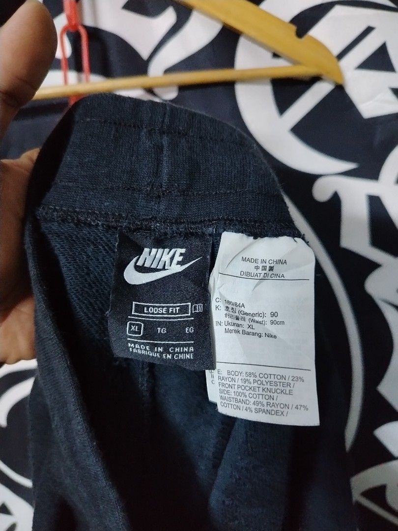 Nike big swoosh (Category: Shorts) located in Roxas City. Submitted by hd_thriftshop (Listing ID 1470682571, Image 3). Description: Width : 34-38 Length : 22 Excellent condition Like new.