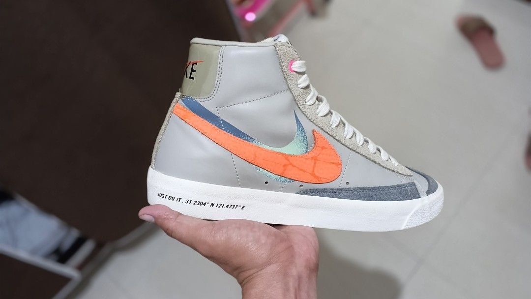 NIKE BLAZER MID '77 VINTAGE SHANGHAI (Category: Sneakers) located in Davao. Submitted by jahvyen (Listing ID 1470668297, Image 2). Description: FOR SALE: NIKE BLAZER MID '77 VINTAGE' SHANGHAI US 9.5/EUR 43/CM 27.5 EXCELLENT CONDITION LOCATION: TORIL,DAVAO CITY. it.