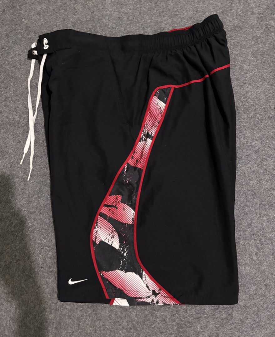 Nike Boardshorts (Category: Shorts) located in Cebu City. Submitted by suota_co_23 (Listing ID 1470570978, Image 3). Description: Nike Boardshorts Large 33-35 (garterized) L: 22 LO: 13.5 FREE SHIPPING .
