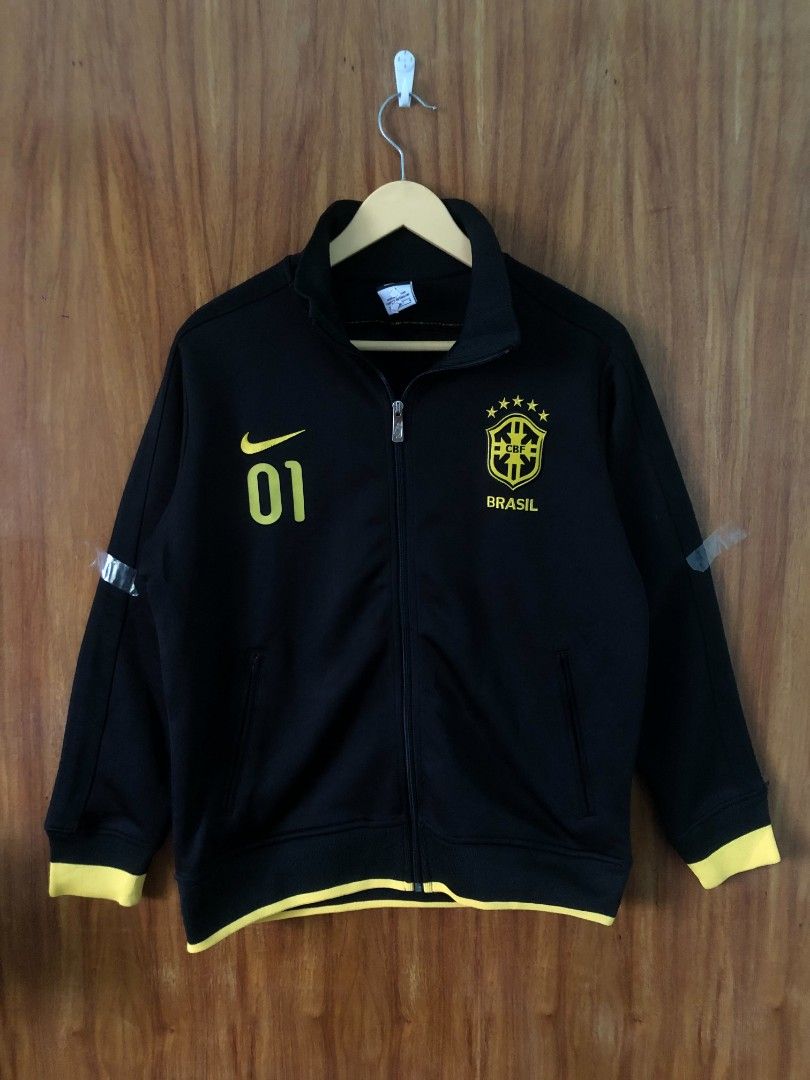 Nike Brasil Track Jacket (Category: Coats, Jackets and Outerwear) located in Baguio. Submitted by thrifty1.6 (Listing ID 1470637184, Image 1). Description: Nike Brasil Medium-Large Excellent Condition LOCATION: BAGUIO CITY.