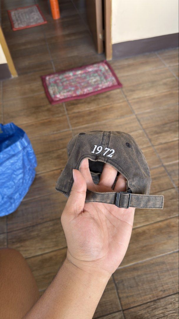 NIKE CAP (Category: Hats & Beanies) located in Manila. Submitted by urban.vintage (Listing ID 1470587299, Image 2). Description: ISSUE: NONE (NEED WASH) MOP :GCASH (NO COD) SHIP VIA: LALAMOVE & J&T LOCATION: PASIG CITY .