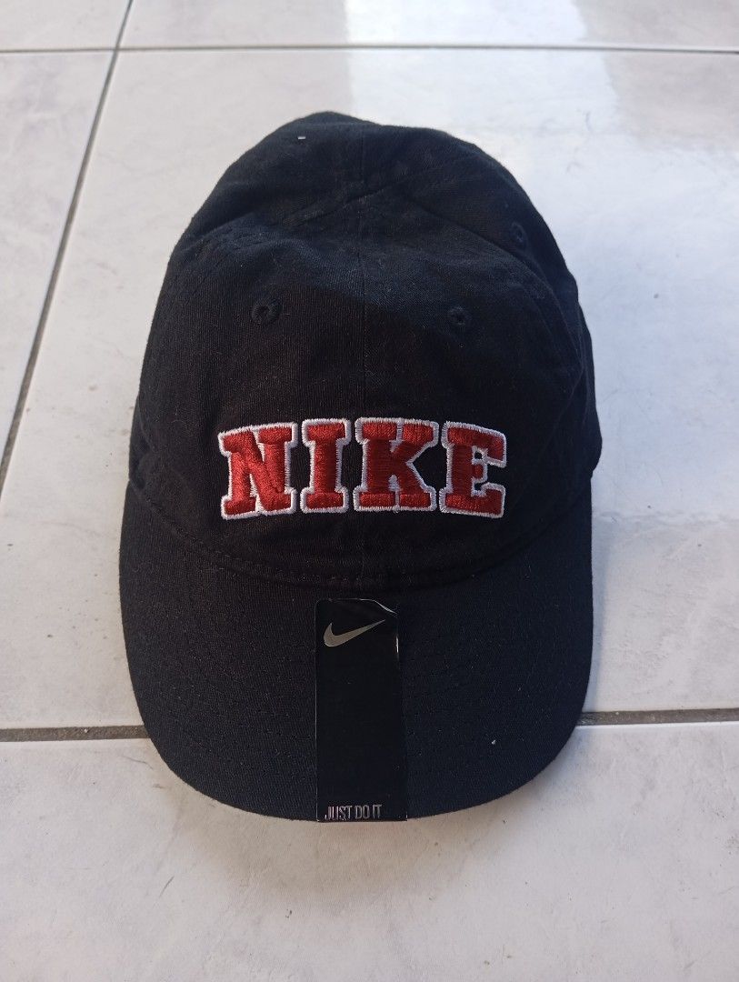 Nike caps youth size (Category: Caps & Hats) located in Manila. Submitted by ricobagallon123 (Listing ID 1470602763, Image 1). Description: .