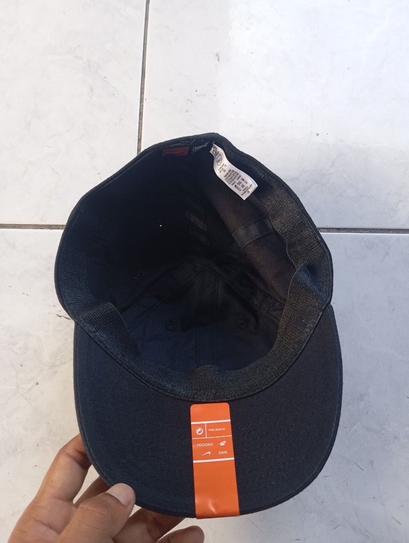 Nike caps youth size (Category: Caps & Hats) located in Manila. Submitted by ricobagallon123 (Listing ID 1470602763, Image 3). Description: .