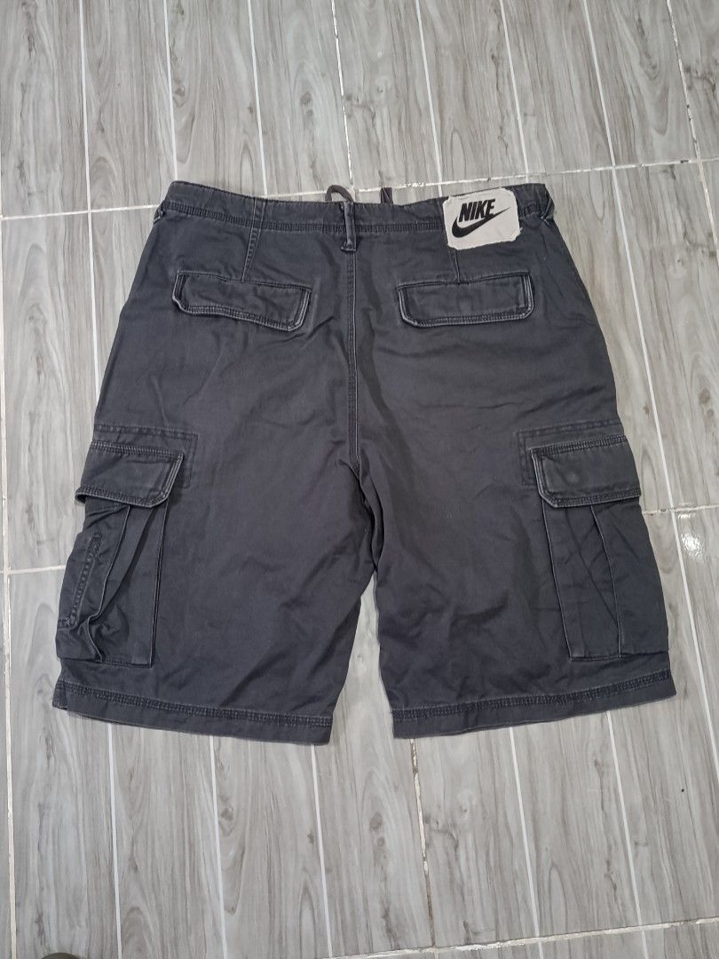 NIKE CARGO 6POCKET SHORTS (freeshipping) (Category: Shorts) located in Quezon City. Submitted by gyl-stop (Listing ID 1470678825, Image 2). Description: free shipping 34 x 22.5 excellent condi cr: 9.5/10 issue: none.