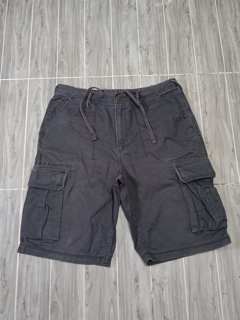 NIKE CARGO 6POCKET SHORTS (freeshipping) (Category: Shorts) located in Quezon City. Submitted by gyl-stop (Listing ID 1470678825, Image 1). Description: free shipping 34 x 22.5 excellent condi cr: 9.5/10 issue: none.