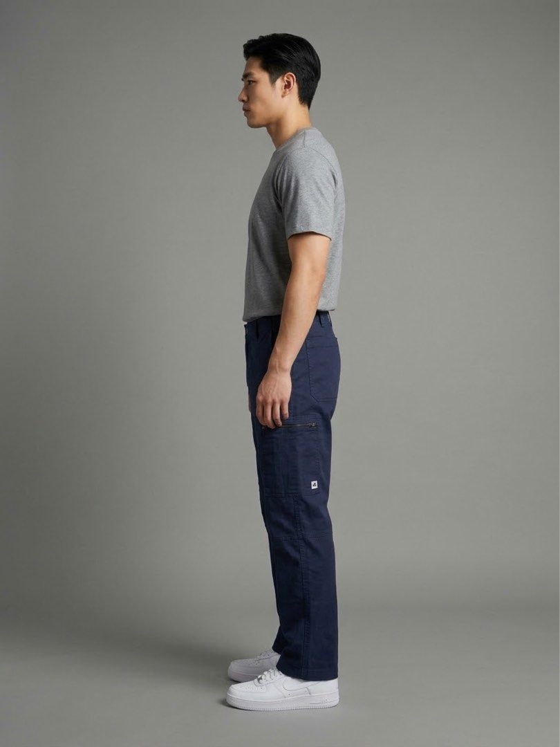 Nike cargo pants (Category: Chinos) located in Manila. Submitted by brightcloud_25 (Listing ID 1470602445, Image 3). Description: Nike cargo pants (Navy blue) Fit 30 up to 32 Lenght 39 Excellent condition 750 + sf.