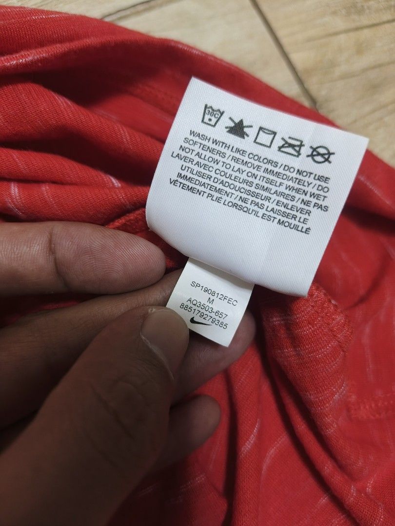 Nike dri fit shirt (Category: Shirts) located in Siniloan. Submitted by talktotheroses (Listing ID 1470706235, Image 3). Description: like new no issue.