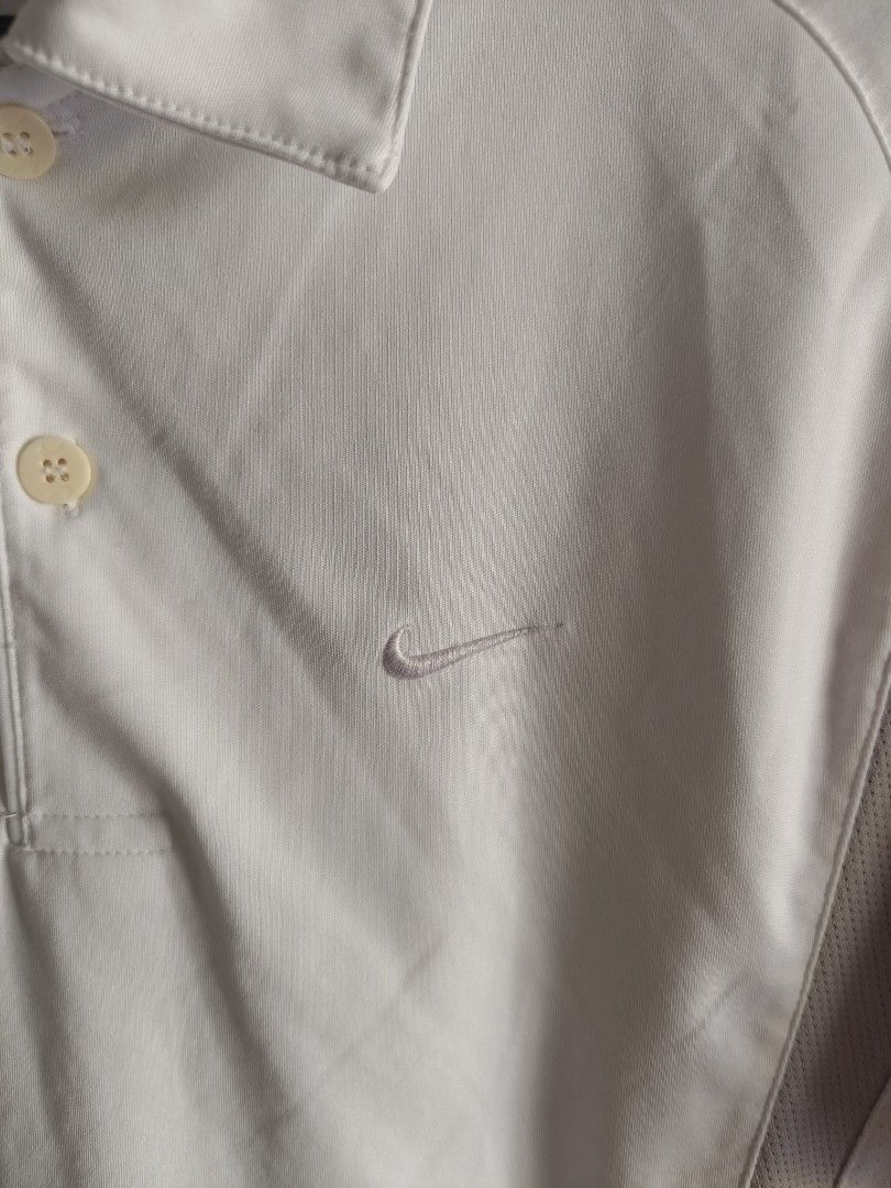 Nike Drifit Polo Shirt (Category: Tshirts & Polo Shirts ) located in Siniloan. Submitted by wingedwardrobe (Listing ID 1470634067, Image 2). Description: W19 L26 Size M 📢 𝐒𝐇𝐎𝐏 𝐑𝐄𝐌𝐈𝐍𝐃𝐄𝐑𝐒 📢 - 𝐒𝐢𝐳𝐞𝐬 𝐚𝐫𝐞 𝐚𝐩𝐩𝐫𝐨𝐱𝐢𝐦𝐚𝐭𝐞. 𝐏𝐥𝐞𝐚𝐬𝐞 𝐦𝐚𝐧𝐚𝐠𝐞 𝐲𝐨𝐮𝐫 𝐞𝐱𝐩𝐞𝐜𝐭𝐚𝐭𝐢𝐨𝐧𝐬. - 𝐂𝐨𝐥𝐨𝐫𝐬 𝐦𝐚𝐲 𝐬𝐥𝐢𝐠𝐡𝐭𝐥𝐲 𝐯𝐚𝐫𝐲 𝐝𝐮𝐞 𝐭𝐨 𝐥𝐢𝐠𝐡𝐭𝐢𝐧𝐠 𝐚𝐧𝐝 𝐬𝐜𝐫𝐞𝐞𝐧 𝐬𝐞𝐭𝐭𝐢𝐧𝐠𝐬. - 𝐖𝐫𝐢𝐧𝐤𝐥𝐞𝐝 𝐝𝐮𝐞 �