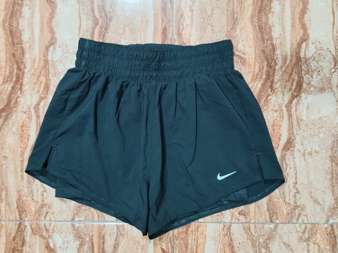 Nike Dri-Fit Running Short (Category: Activewear) located in General Santos City (Dadiangas). Submitted by alfredanth42291 (Listing ID 1470619658, Image 1). Description: NIKE RUNNING SHORT black womens XS W: 24.5-32 L: 12.5 -1 stretchable back pocket -w/ inner cycling -1 cycling pocket -1 inner pocket -w/ side slits -reflective logo ✓✓excellent condition 300 #sports #pickleball #gym #badminton #trail .