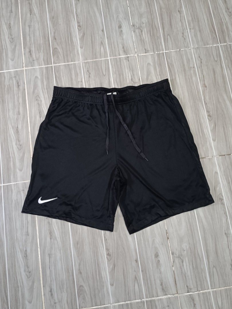 NIKE DRIFIT SHORT (freeshipping) (Category: Activewear) located in Quezon City. Submitted by gyl-stop (Listing ID 1470681664, Image 1). Description: free shipping 32-36 x 19 excellent condi cr: 9.8/10 issue: none.