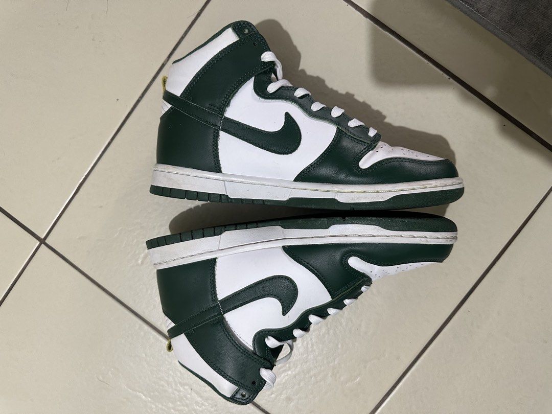 Nike Dunk Hi (Category: Sneakers) located in Manila. Submitted by kurbym (Listing ID 1470581186, Image 2). Description: Nike Dunk Hi 8 wmns Good condition No box 1k only .