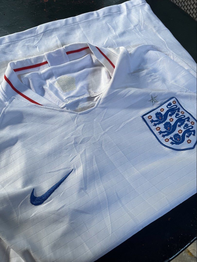 Nike England Football Jersey (Category: Activewear) located in Dumaguete. Submitted by kxnethrifted (Listing ID 1470633552, Image 3). Description: S on Tag Fits S to M W - 18.5 L - 29 CR - 9.5/10 Excellent Condition With minimal issue last pic Price + sf.