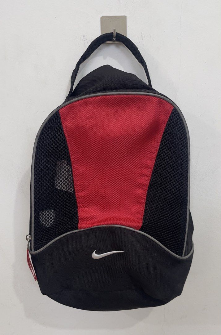 Nike Golf Shoe Bag Black Red (Category: Backpacks) located in Las Pinas. Submitted by qcleopatrastrove (Listing ID 1470584536, Image 1). Description: *With rubs near the seams (refer to close-up photos) *With visible white stains inside the shoe bag Please manage your expectations. Thank you.🤎 .