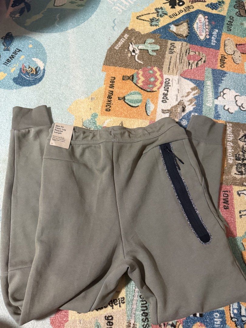 nike jogger (Category: Joggers) located in Santiago. Submitted by immikehell (Listing ID 1470575265, Image 3). Description: nike jogger bnwt size xs mens 120 $ us price .