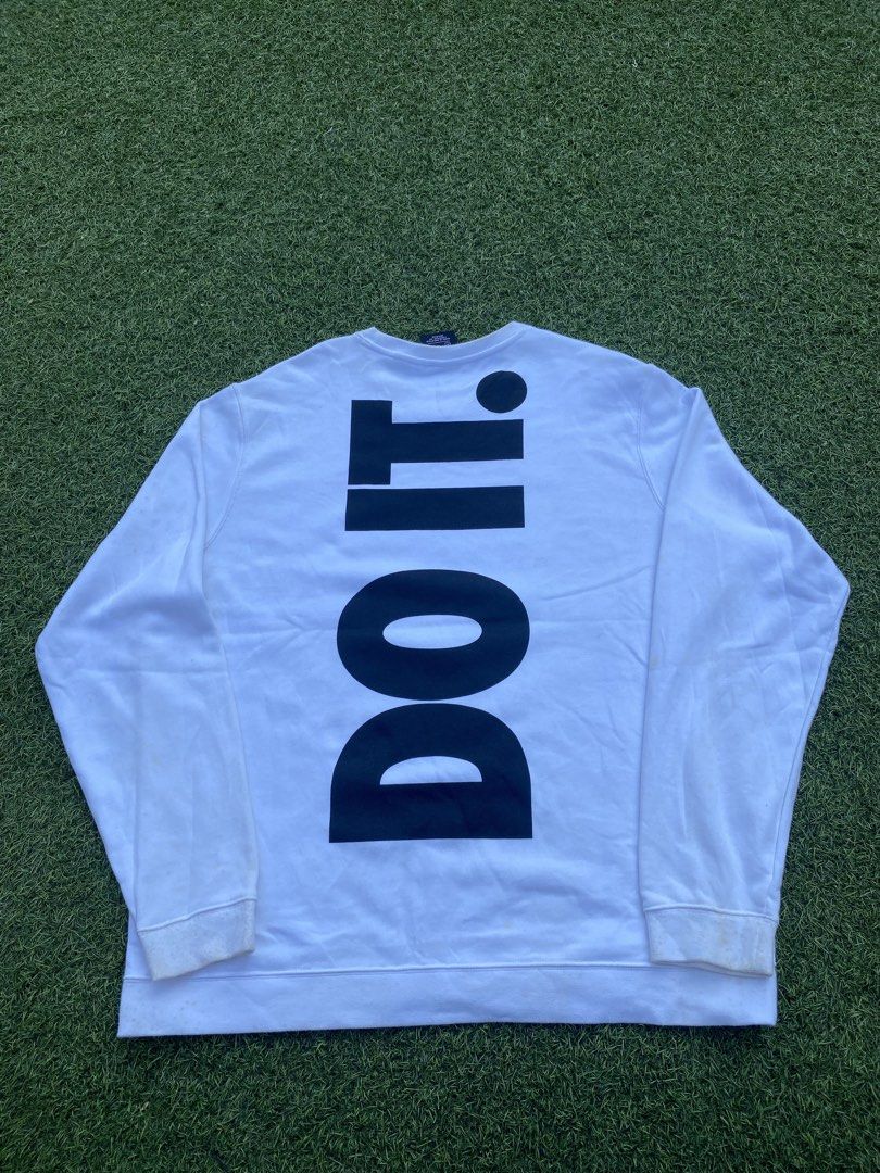 Nike JUST DO IT. Longsleeve white (Category: Hoodies) located in Caloocan City. Submitted by walkthrift.manila.co (Listing ID 1470703671, Image 3). Description: Authentic. XL ON TAG. Dimes:26x28 No issue .