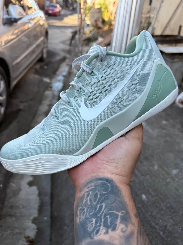Nike Kobe IX Elite Low EM Protro (Category: Sneakers) located in Quezon City. Submitted by flipside_thriftshop (Listing ID 1470608965, Image 2). Description: - Brand/Model: Nike Kobe Low-Cut Sneakers - Colorway: Mint Green with White Swoosh - Size: US 12 Men's - 9/10 condition .