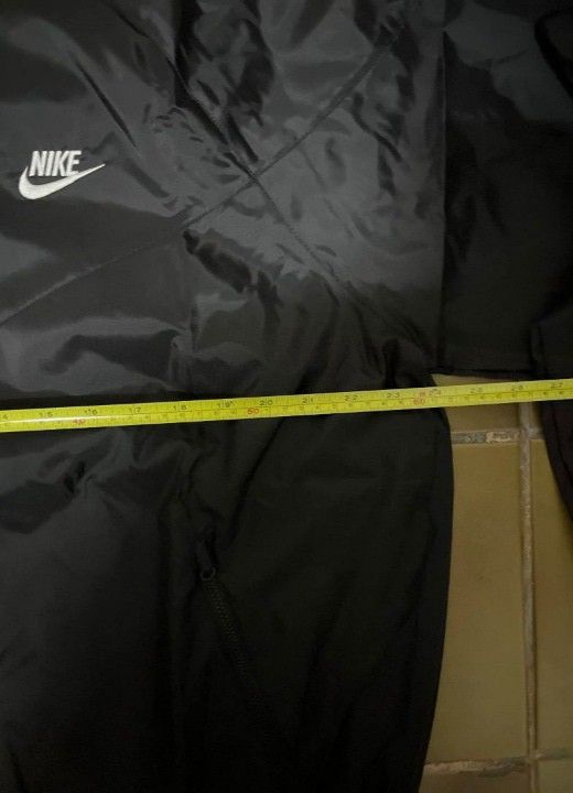 Nike Men's Black Windbreaker Jacket Size M/ L/XL (Category: Coats, Jackets and Outerwear) located in Caloocan City. Submitted by savastrid (Listing ID 1470596521, Image 1). Description: - Brand new with tags attached (BNWT) - Style Code: DA0002-010 - Size: Men's Large - Color: Classic Black - Material & Comfort: Breathable mesh lining inside - Storage: Convenient zippered pockets - Origin: Made in the Philippines - 100% Authentic Nike gear.