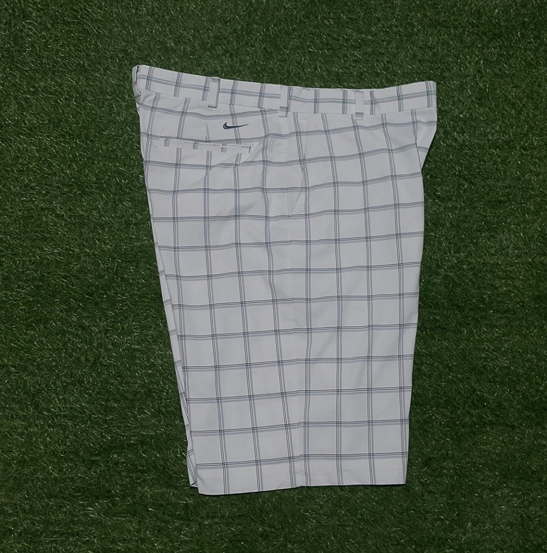 Nike Mens White Flat Golf Short (Category: Shorts) located in Bacolod City. Submitted by belleza_030299 (Listing ID 1470698748, Image 3). Description: Excellent Condition No issue Size on tag 34 carry 34-36 Colorate 10/10.