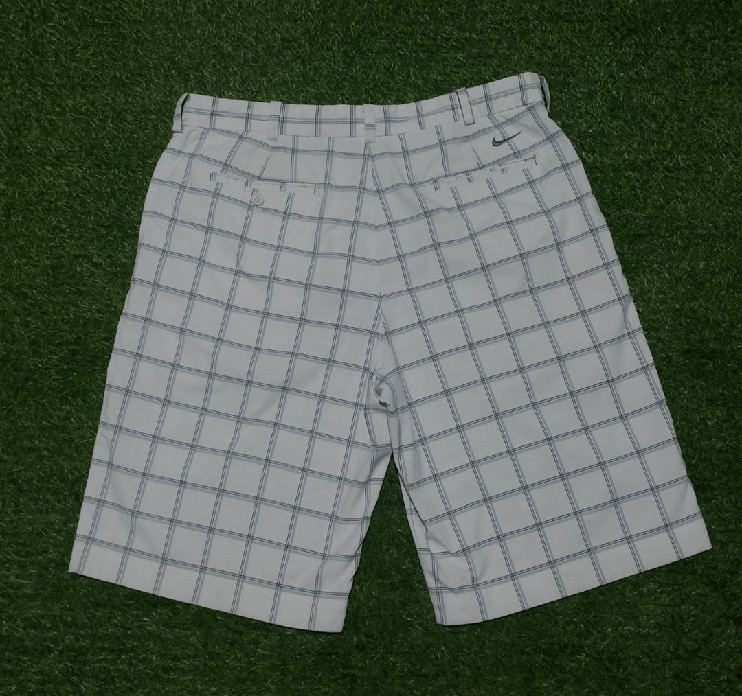 Nike Mens White Flat Golf Short (Category: Shorts) located in Bacolod City. Submitted by belleza_030299 (Listing ID 1470698748, Image 2). Description: Excellent Condition No issue Size on tag 34 carry 34-36 Colorate 10/10.