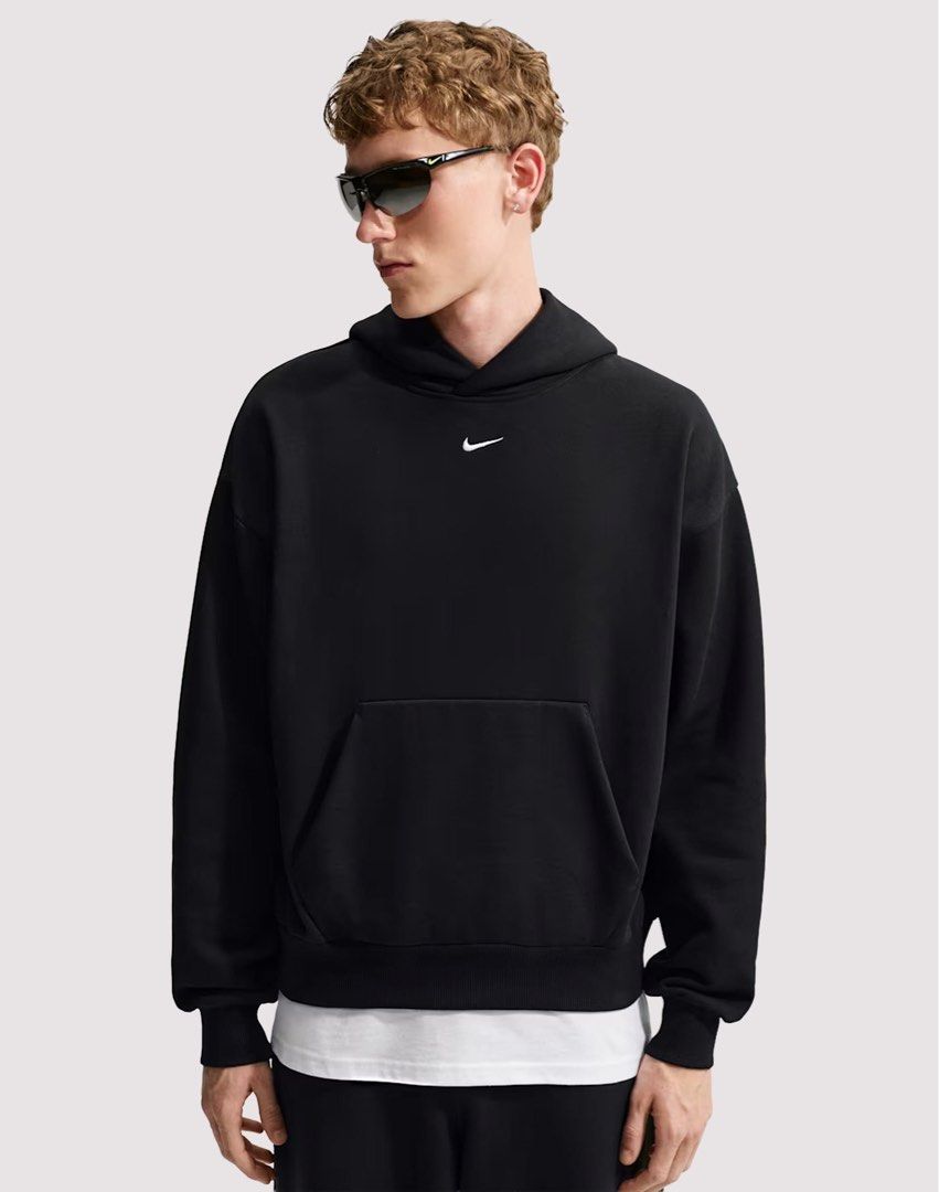 Nike Mid Swoosh Fleece Pullover Hoodie Jacket (Category: Hoodies) located in Sindangan. Submitted by holy_thrift (Listing ID 1470662746, Image 1). Description: - Nike Mid Swoosh Fleece Pullover Hoodie Jacket - width / 24.5 - length / 28 - issue / no major issue ribbings lang sa sleeve 9/10 color rate (color may vary due to lighting) - free shipping.