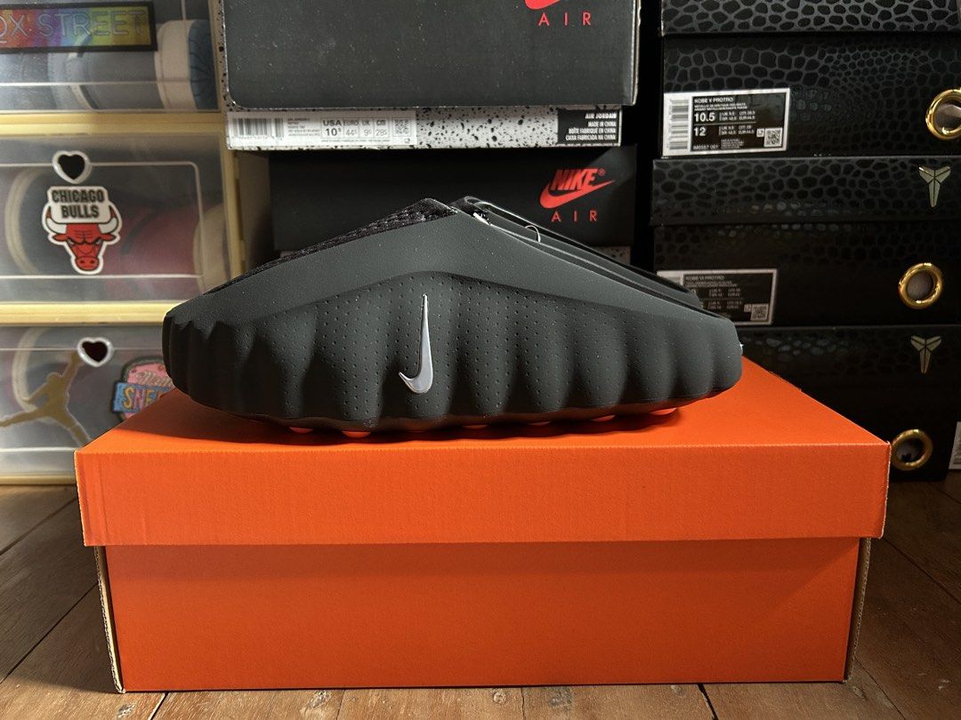 Nike Mind 001 Black Hyper Crimson Slides Size 9 (Category: Slippers & Slides) located in Baguio. Submitted by nnnicgonnnnn (Listing ID 1470618049, Image 2). Description: loc: baguio city price is fixed and inclusive of shipping size 9 brand new complete with proof of purchase.