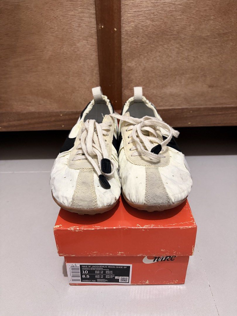 Nike Moon shoes (Category: Sneakers) located in Marikina City. Submitted by bigo101 (Listing ID 1470589284, Image 3). Description: FS: Nike moon shoes Size: 8.5 US Mens Condition: 9/10 (needs cleaning) RFS: quitting ua.
