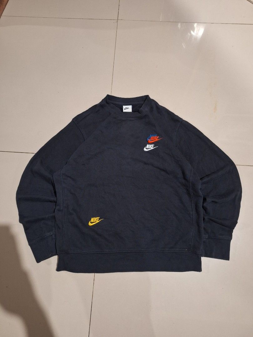 Nike Multiple Logo French Terry (Category: Coats, Jackets and Outerwear) located in Cebu City. Submitted by authentica.28 (Listing ID 1470681507, Image 1). Description: 22 width 27 length No issue FIRM NA SA ₱800 PASS SA TATAWAD PA.